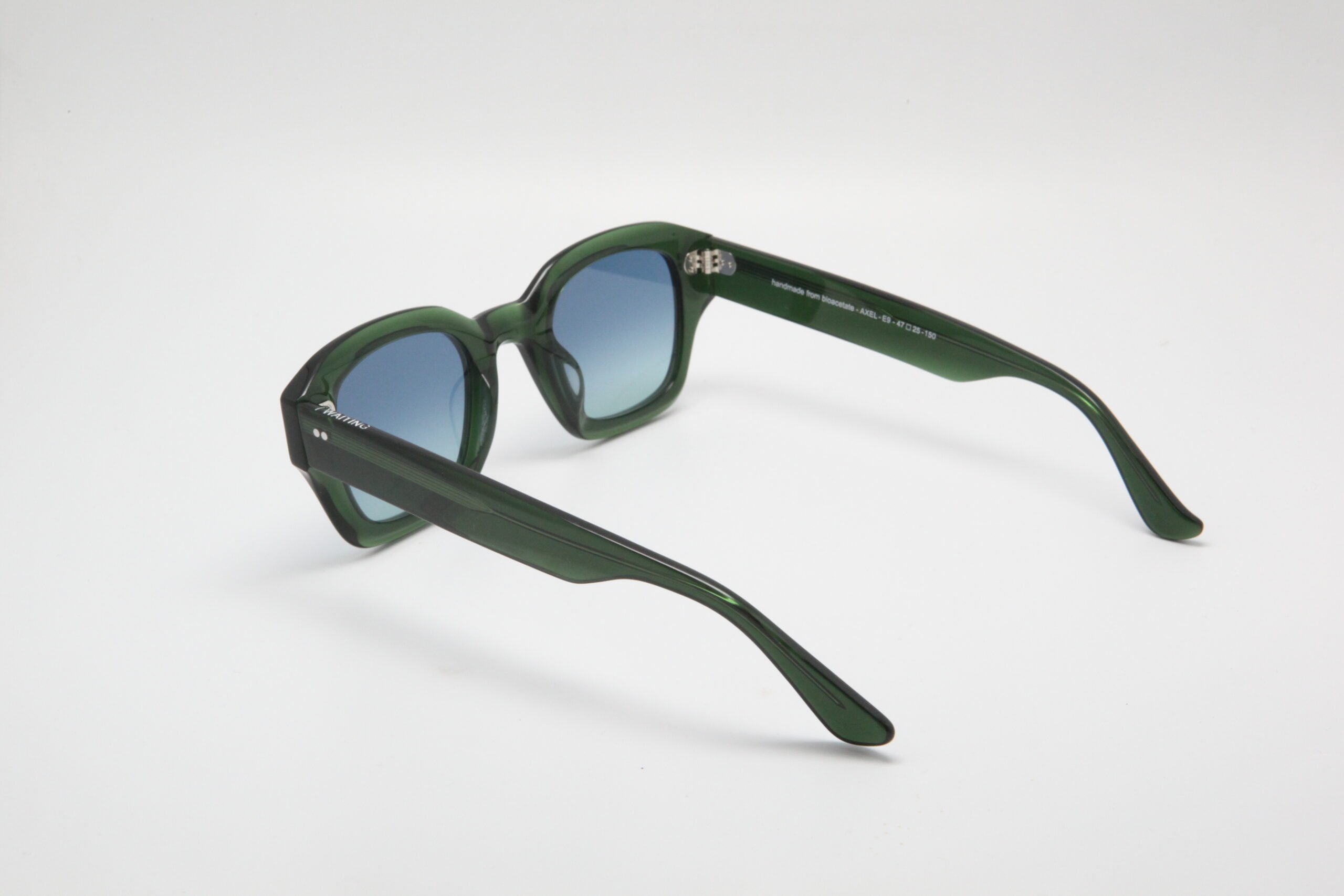 Axel E9 — Lunettes carrées vert crystal, verres bleu-vert Carl Zeiss