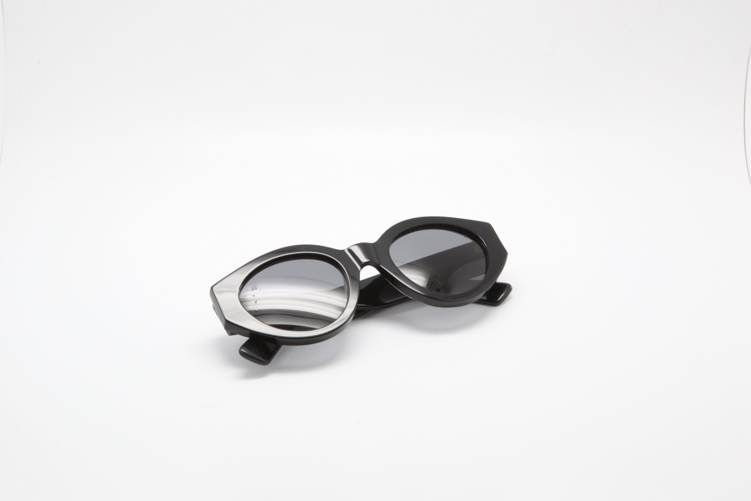 Fred E2B — Lunettes noires, verres polarisés Carl Zeiss