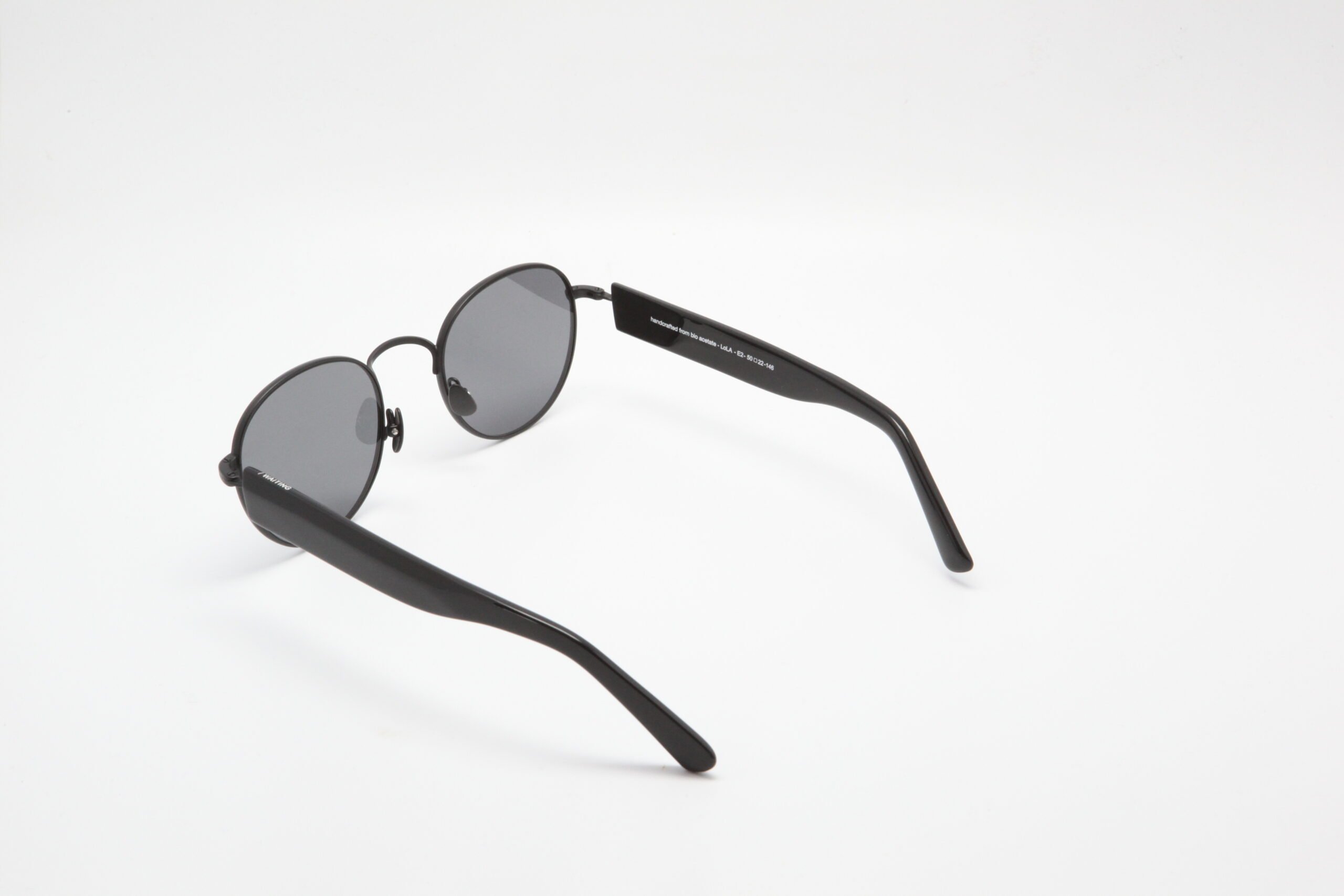 Lola E2 — Lunettes ovales noires polarisées Carl Zeiss