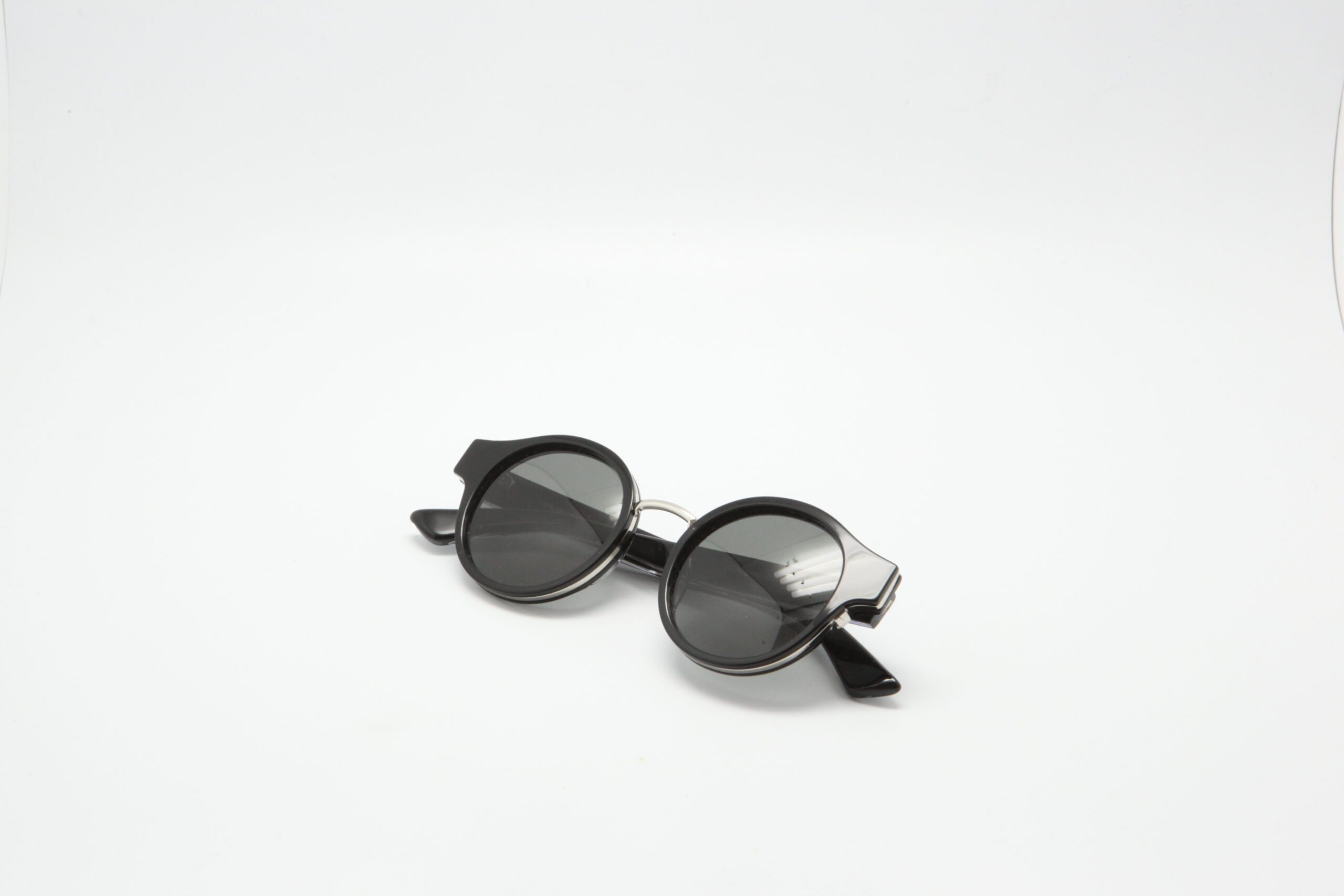 Maurice E2B — Lunettes noires, verres polarisés Carl Zeiss