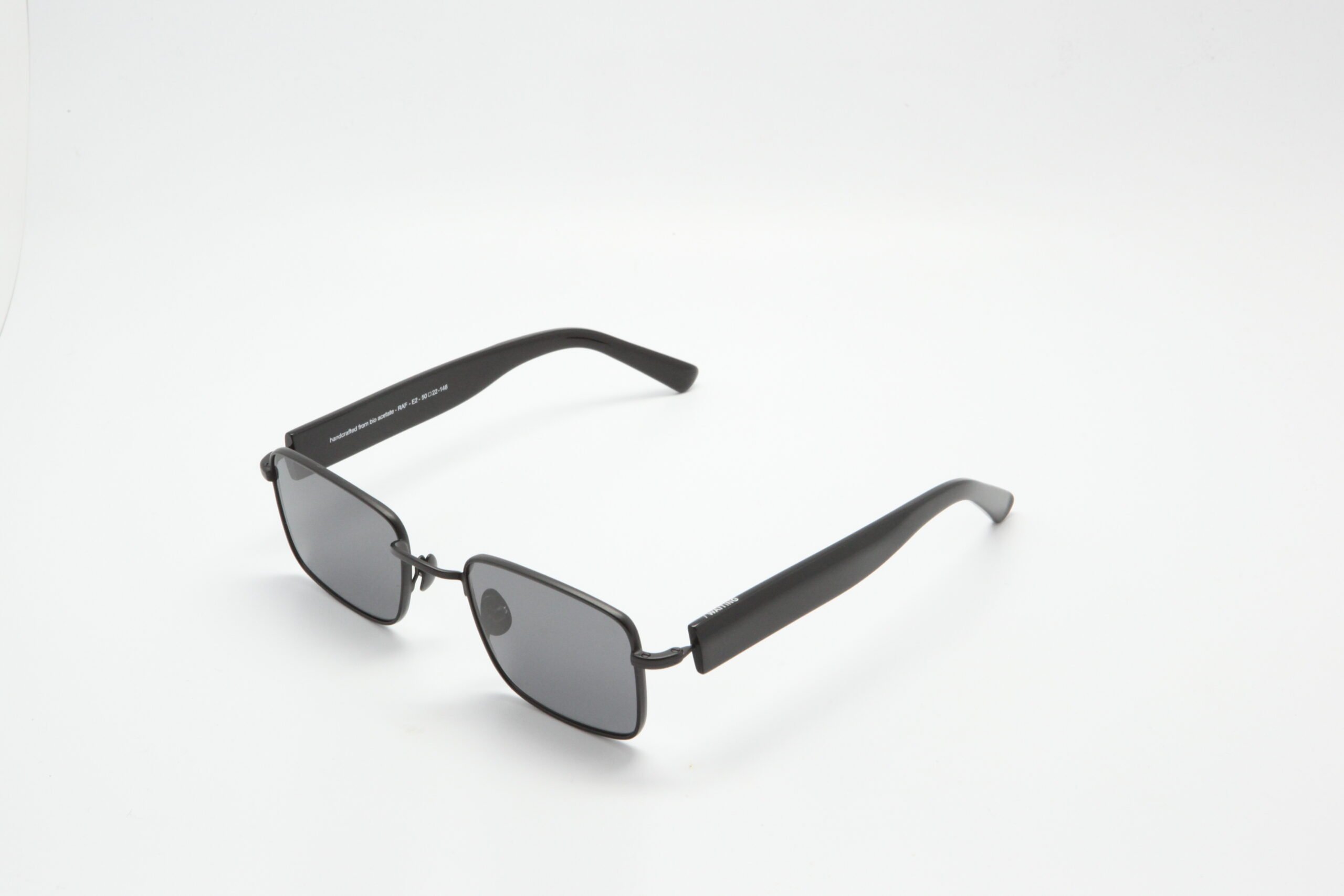 Raf E2 — Lunettes noires acier recyclé, verres polarisées Carl Zeiss