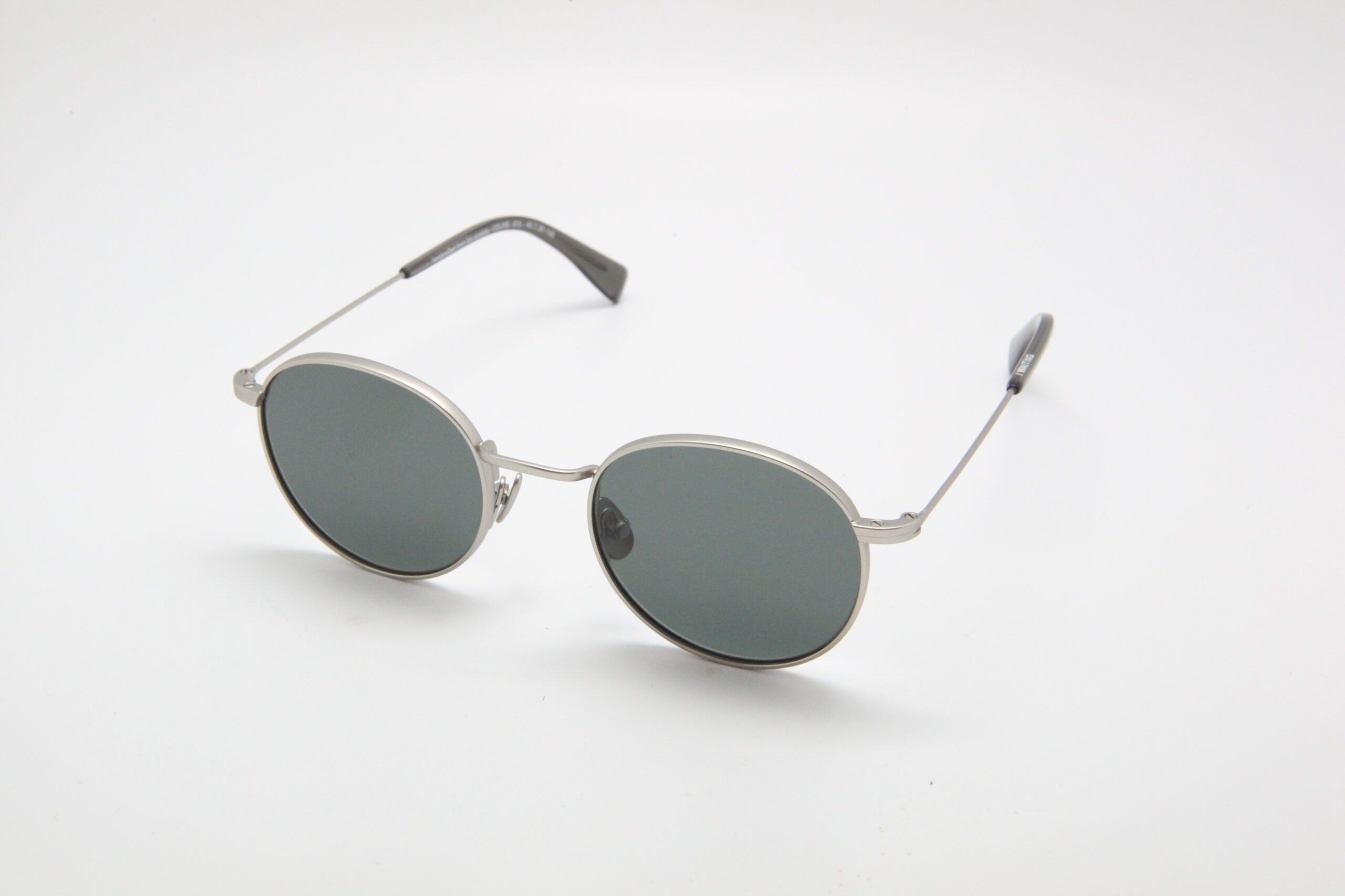 Coline E13 — Lunettes acier recyclé, verres verts Carl Zeiss