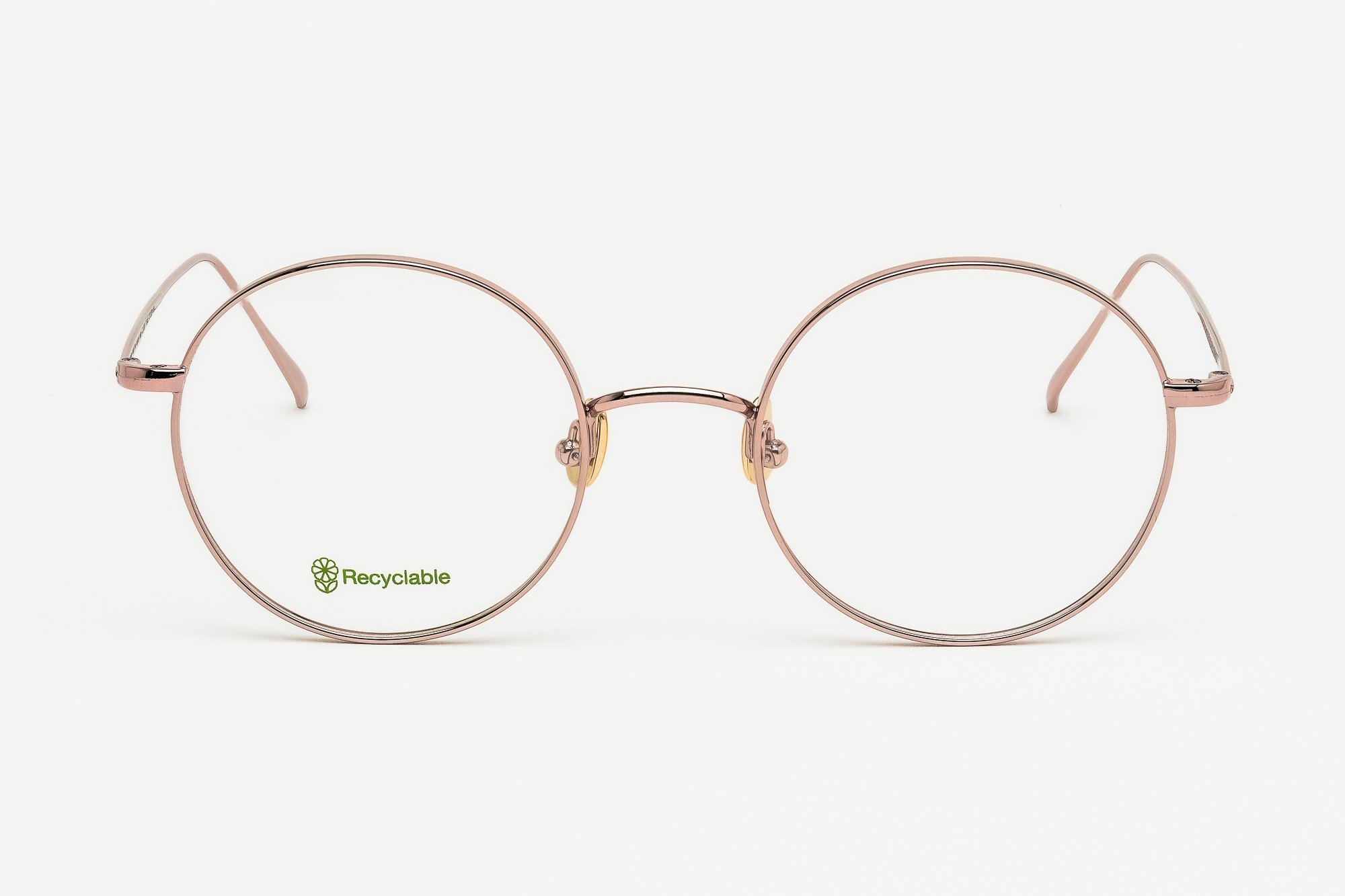 Claire Rose Gold — Monture optique en métal or rosé. Délicatesse et lumière douce.